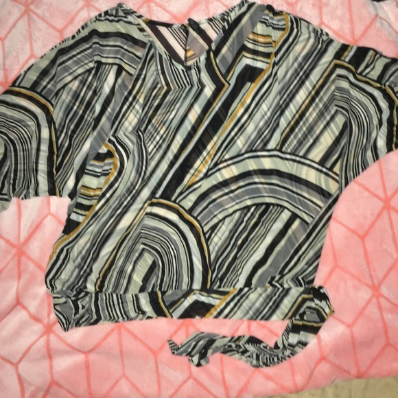 Yellow and Grey Top - Picture 3 of 3